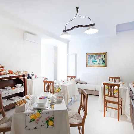 Veronicas 3* Taormina